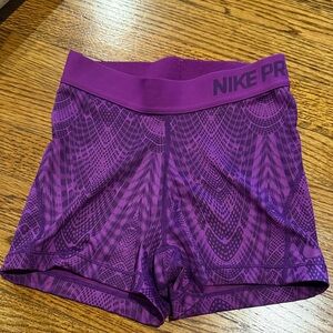 Nike Pro Women's Patterned Purple Shorts